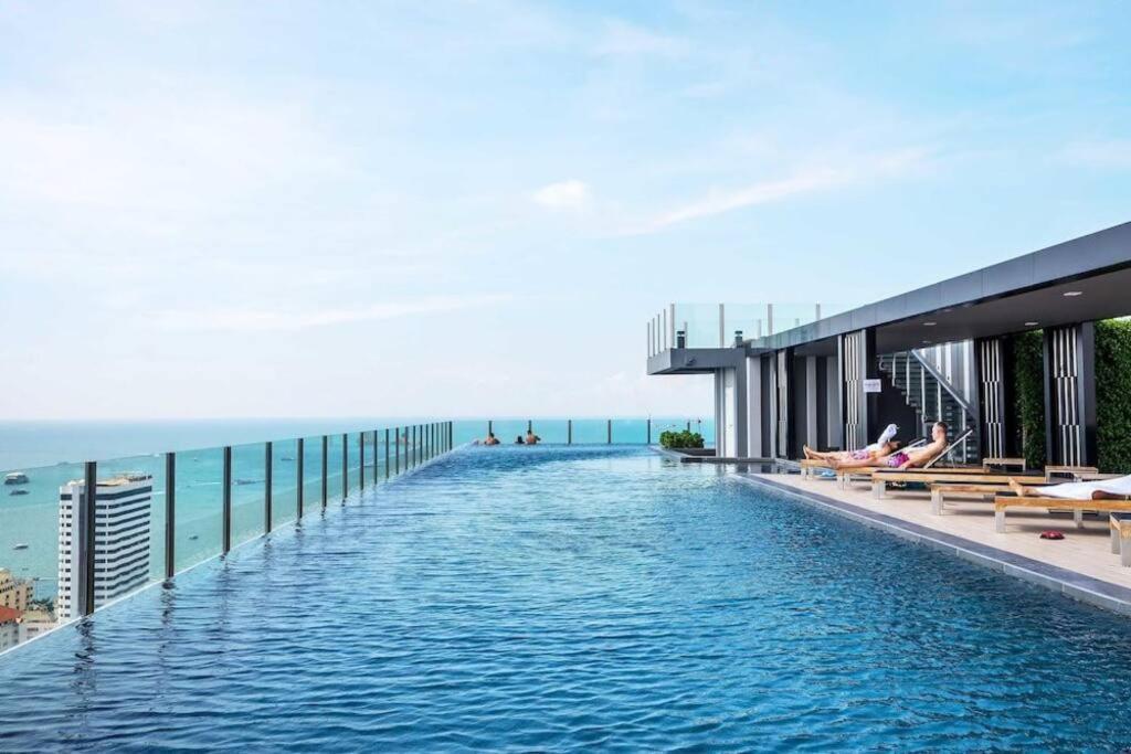 Central Pattaya - Sea View Large Balcony Condo With Infinity Pool Exterior photo