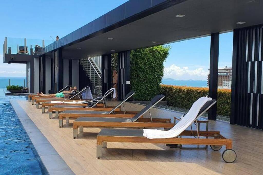 Central Pattaya - Sea View Large Balcony Condo With Infinity Pool Exterior photo