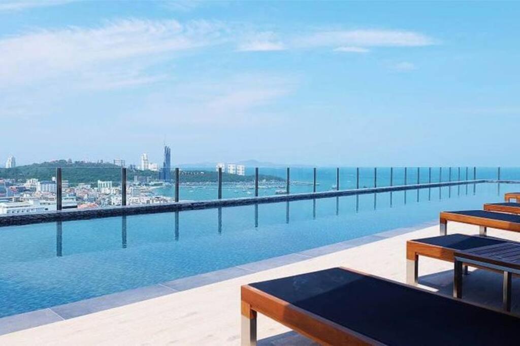 Central Pattaya - Sea View Large Balcony Condo With Infinity Pool Exterior photo